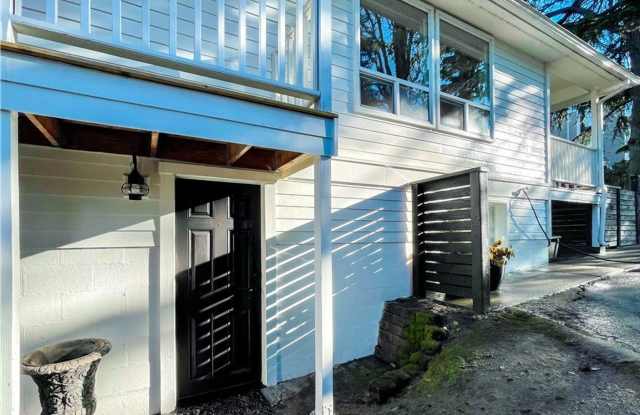 1Bd/1Ba Kirkland Duplex photos photos