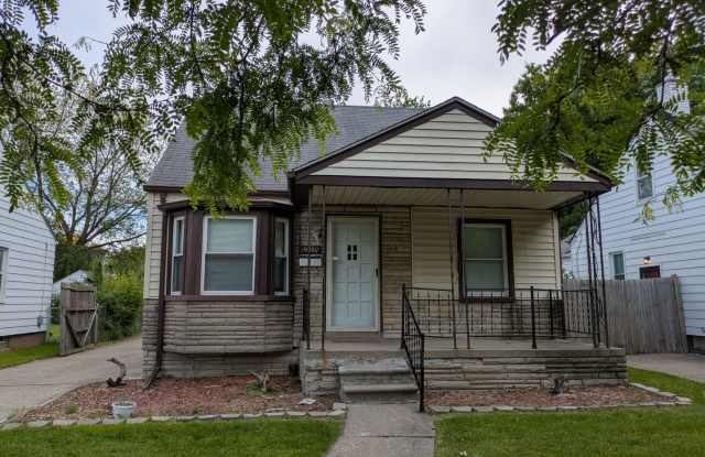 19660 Kenosha 2 bedroom/1 bath with beautiful hardwood floors located in Harper Woods photos photos