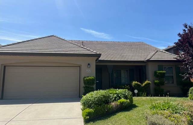Desirable Single-Story 4bed/ 2bath home in Elk Grove - 10343 Jennick Way, Elk Grove, CA 95757