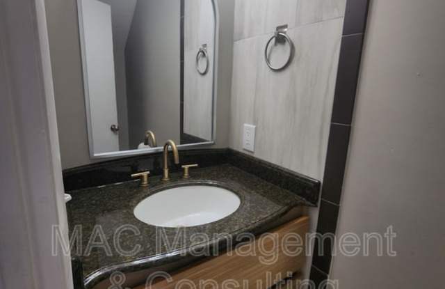 1321 Autumn Avenue - 1 Gallery 4