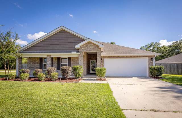Spacious 4BR Home on Oversized Lot in Woolmarket with Covered Patio & Fire Pit photos photos
