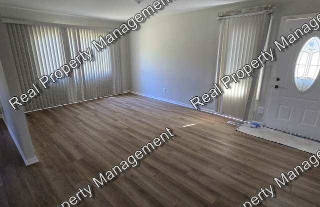 Updated 3 Bedroom Ranch Gallery 3