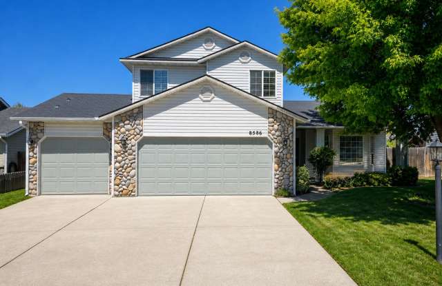 Spacious Home with 3-Car Garage, Two Living Areas & Covered Patio photos photos