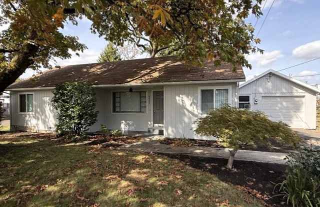 4429 SE Witchhazel Road ~ Newly Refreshed Home Gallery 1
