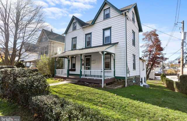 216 N ABERDEEN AVENUE Gallery 2