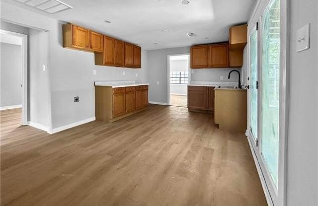 20294 GARLAND Street Gallery 2
