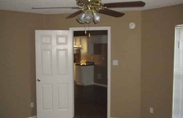 4138 Meadow Park Gallery 4