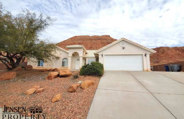 Home in Ivins-RV Parking Gallery 1