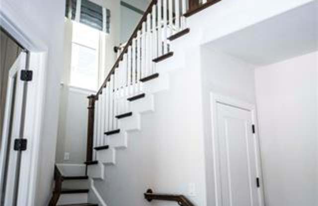 9408 Monteleon Court Gallery 3