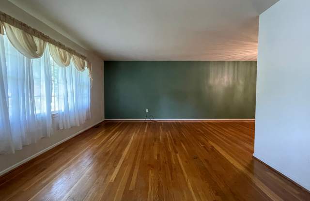 8811 Higdon Dr Gallery 2