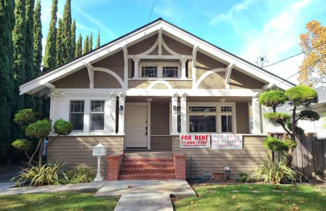 Beautifully remodeled 3bed 2 bath Home in the Rose Garden Area Gallery 1