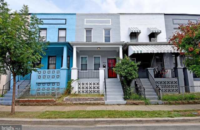 1904 ROSEDALE ST NE Gallery 2