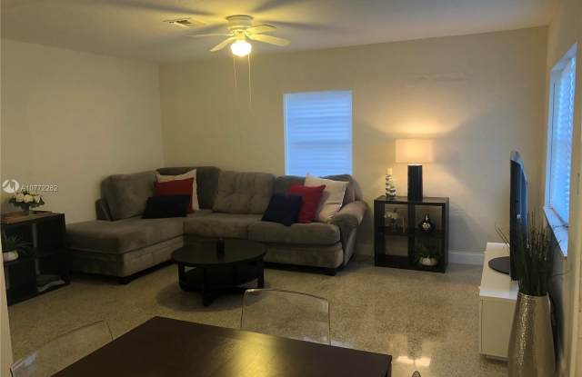 2014 NE 170th St # 2016A Gallery 4