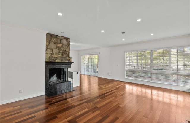 1519 Lynglen Drive - 1519 Lynglen Drive, Glendale, CA 91206