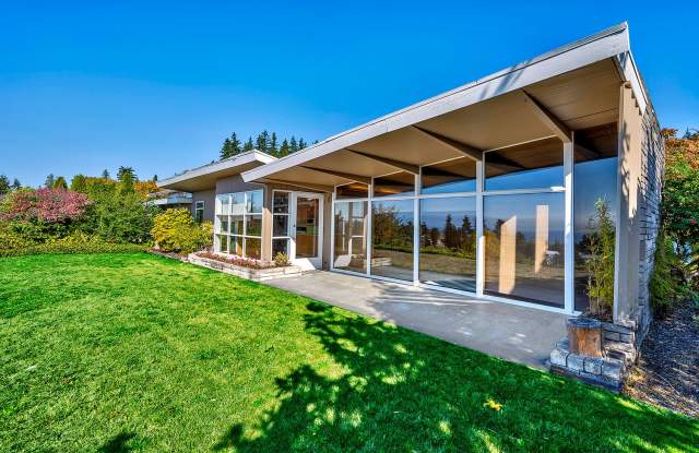 Edmonds Bowl Three Bedroom Gallery 1