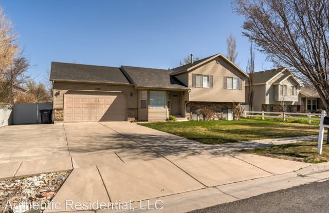 1378 W 2050 S - 1378 2050 South, Woods Cross, UT 84087