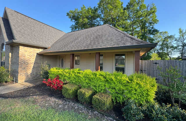 Country but close to the city... 20 Minutes to Barksdale Air Force Base. photos photos