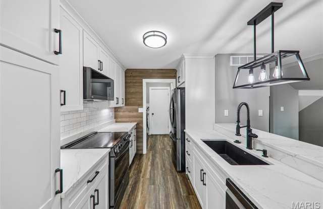 16180 Lea Oak Court Gallery 1