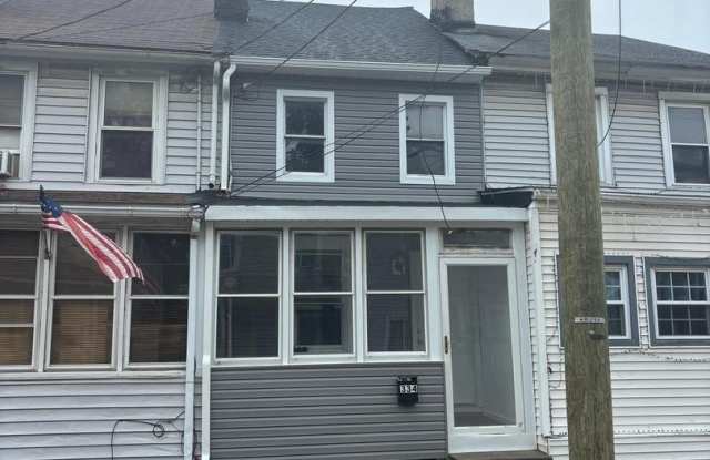 334 MIDDLESEX Street photos photos