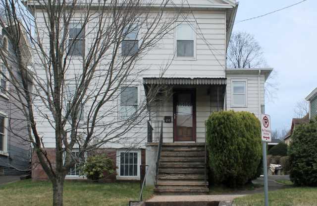 651 Quinnipiac Avenue unit: 2 photos photos