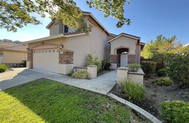 Spacious Home Near Schools, Shopping, Dining, And Freeway Access photos photos
