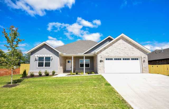 4 Bedroom, 2 Bathroom Home In Farmington, AR 6 Month Lease photos photos