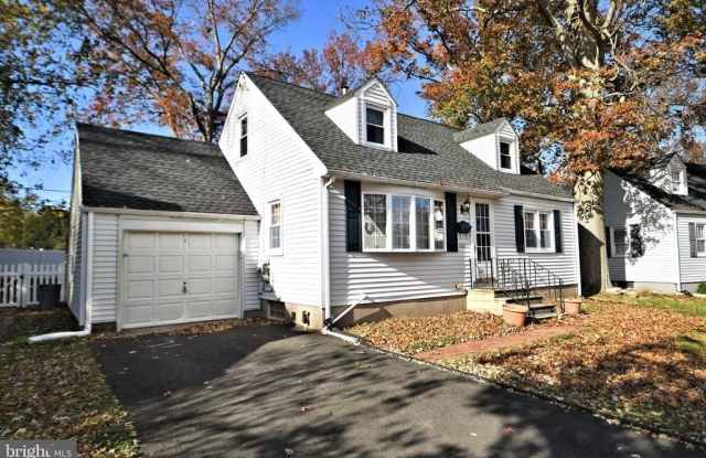 660 OSBORNE AVENUE photos photos