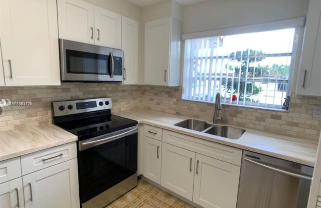 10425 SW 26th Ter - 10425 Southwest 26th Terrace, University Park, FL 33165