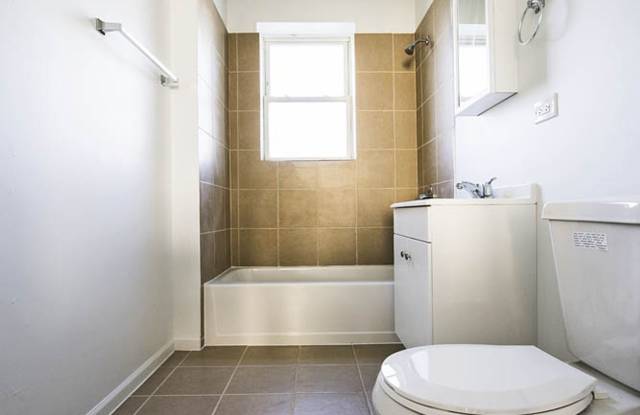 7120 S Wabash Gallery 3
