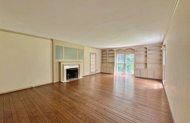 717 Sunrise Lane Gallery 3