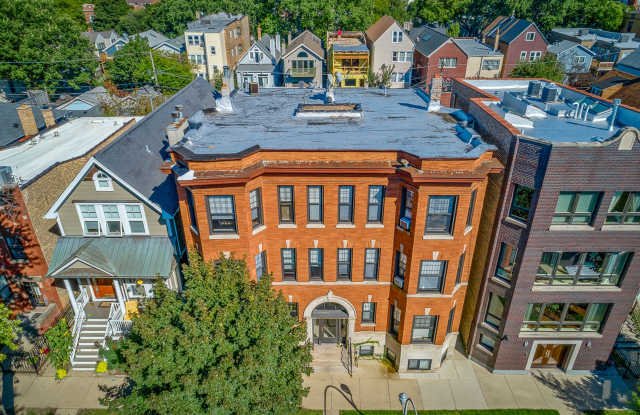 3637-39 N Paulina Gallery 3