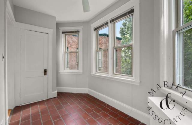 52 Garden St. Gallery 4