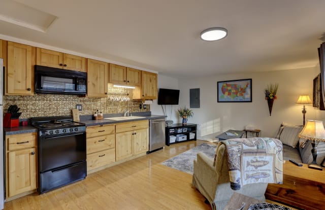 595 Wyoming Avenue - A photos photos
