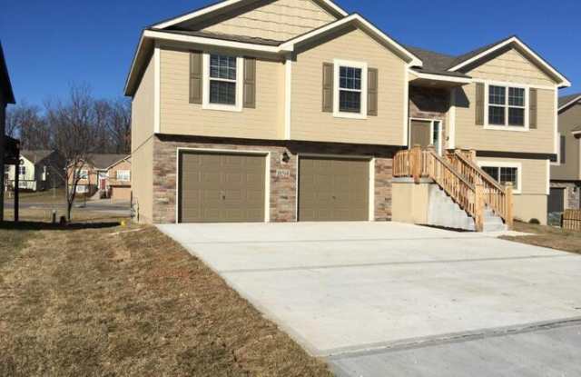 18514 East 19th Terrace Court South Gallery 2