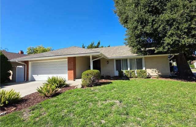 23401 Via Elisandra - 23401 Vía Elisandra, Santa Clarita, CA 91355