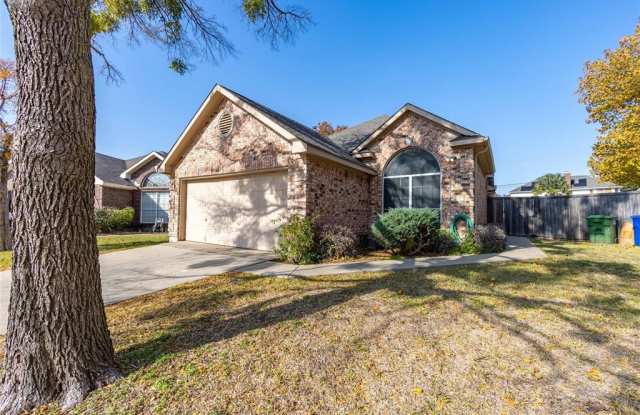 3833 Seminole Place - 3833 Seminole Place, Carrollton, TX 75007