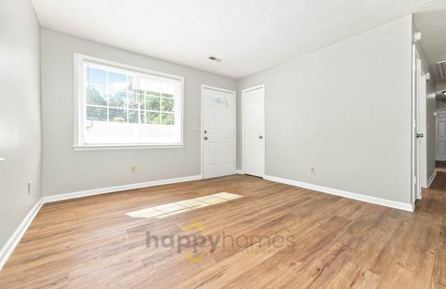 3 Bedroom 2 Bathroom Home on John's Island Gallery 4