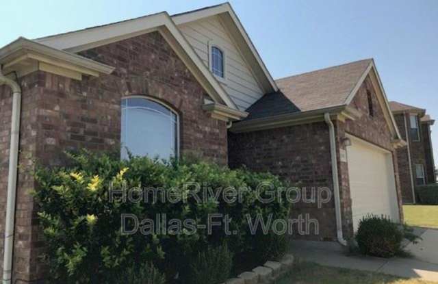 1018 Abigail Dr - 1018 Abigail Drive, Arlington, TX 76002