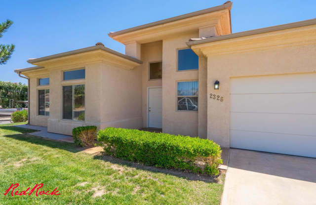 Cozy 3-bedroom Home. Small Dog Friendly! photos photos