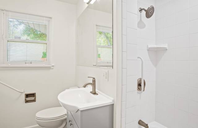 1911 East Thurston Avenue Gallery 3
