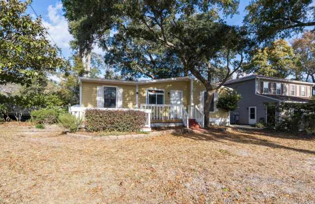 111 N Hollywood Dr. Gallery 4