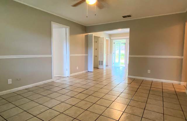 2212 Donegal Ct Gallery 3
