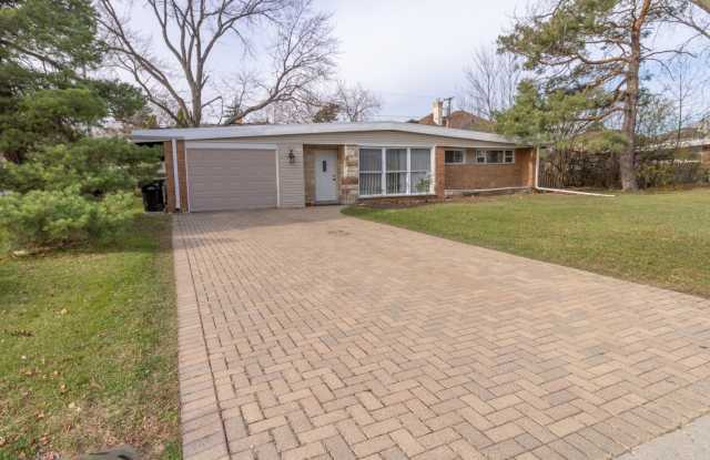 4832 North Redwood Drive Gallery 3
