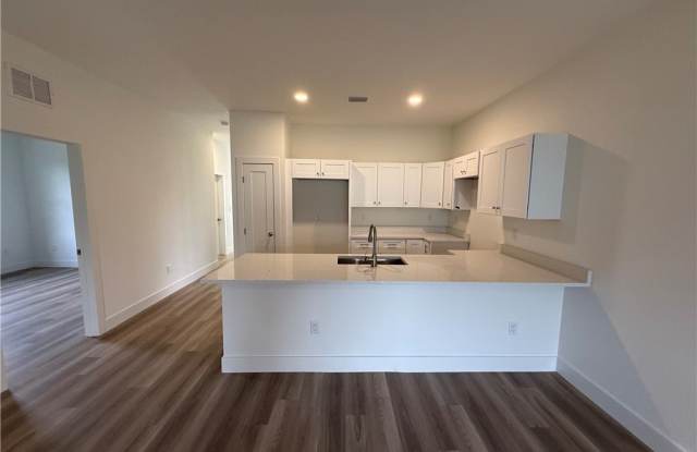 227 Ivan Avenue S Gallery 3