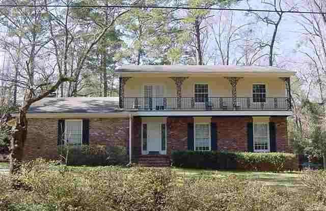 4 bed/ 2.5 Bath house in Mission San Luis!! Available August 2024! - 1302 San Luis Road, Tallahassee, FL 32304