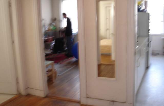 June Split 2 bed Heat Hw Inc NO FEE Students ok Laundry, Huge sunny bedrooms photos photos