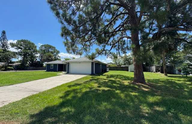 3 BEDROOM, 2 BATH HOME ON A LARGE CORNER LOT. photos photos
