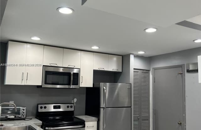 1710 NE 191st St photos photos