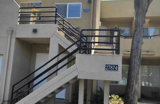 JUST REFURBISHED SPACIOUS DUAL MASTER CONDO WITH GARAGE photos photos
