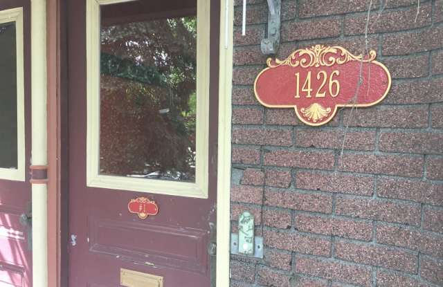1426 West Warner Avenue Gallery 2